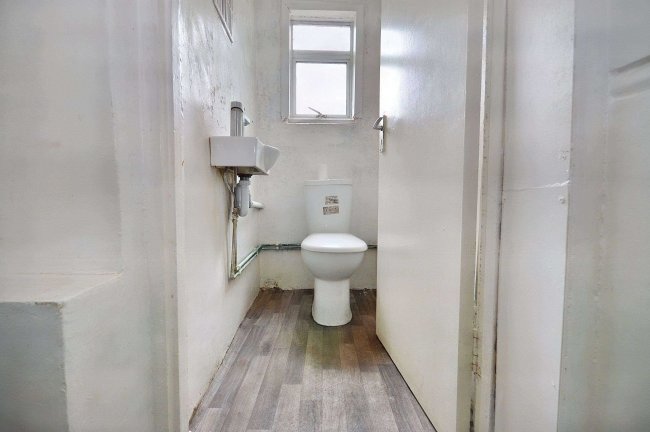 7 Fordham Street, Aldgate, London, E1 1HS 6