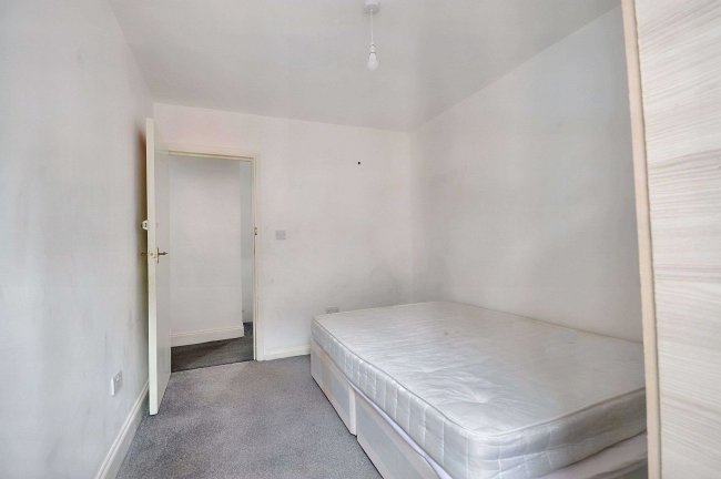 7 Fordham Street, Aldgate, London, E1 1HS 6