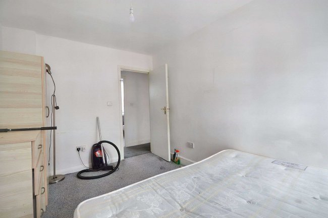 7 Fordham Street, Aldgate, London, E1 1HS 6