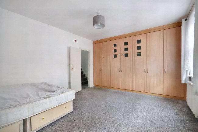 7 Fordham Street, Aldgate, London, E1 1HS 6