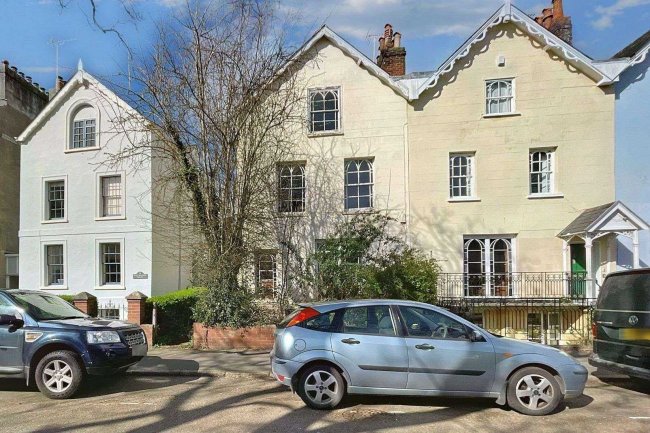 11 Queens Terrace, Exeter, EX4 4HR 10