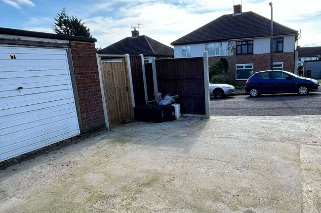 Garage on Barncroft Road, Loughton, Essex, IG10 3EY 6