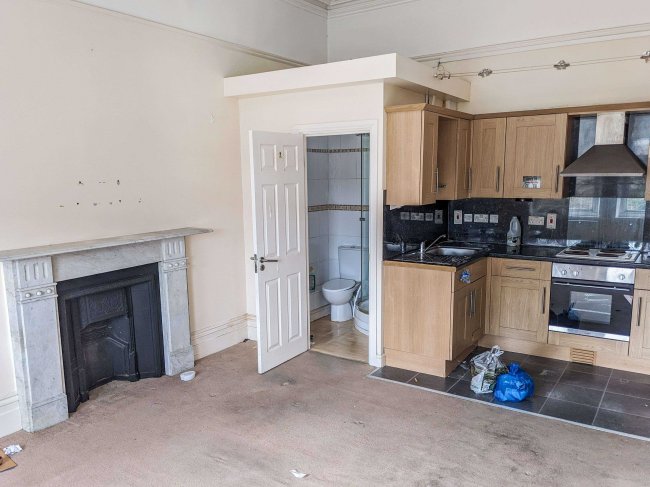 5 Etonhurst, Norfolk Square, Bognor Regis, W Sussex PO21 2JA 4