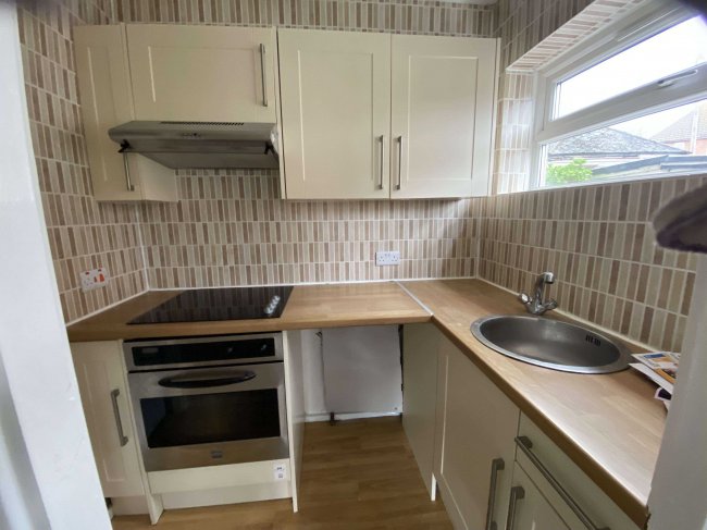 Apartments 2 3 6 10 & 11 Lewes House, 6 Lewes Road, Eastbourne, East Sussex, BN21 2BZ 8