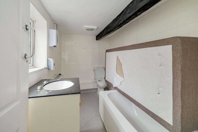 Bank Hall Farm, Swanlow Lane, Winsford, CW7 4BP 8