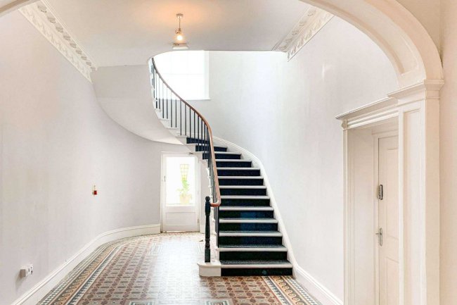 Flat 1 Moffat House, 66 High Street, Tewkesbury, GL20 5FU 5