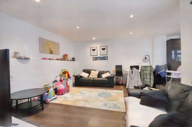 Flat 1 - Flat 3, 2A Wendover Road, London, NW10 4RT 9