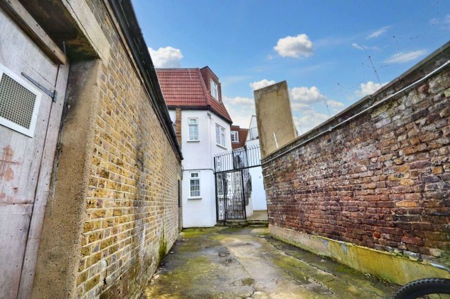 Flat 2, 2A Wendover Road, London, NW10 4RT 4