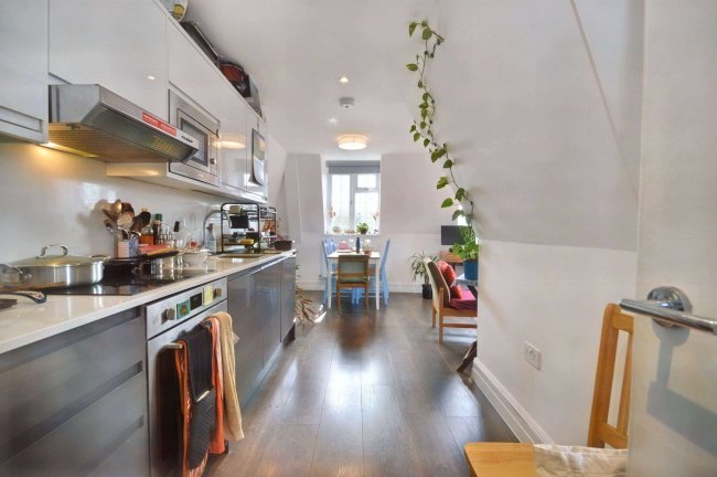 Flat 3, 2A Wendover Road, London, NW10 4RT 5