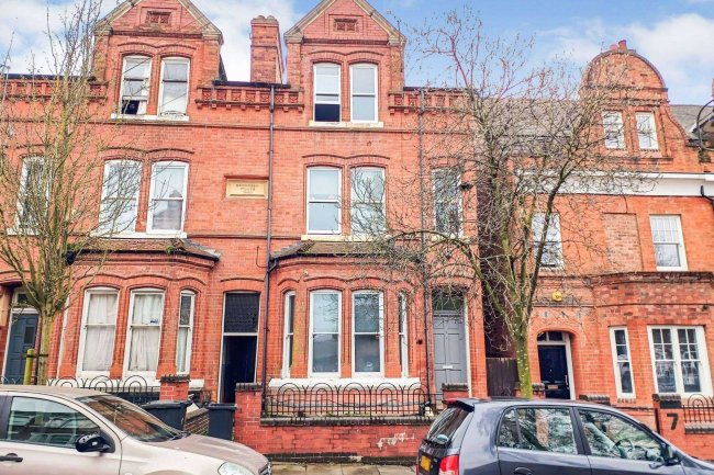 9 Severn Street, Leicester, LE2 0NN 2