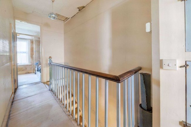 1 Sheen Road, Eastbourne, East Sussex, BN22 8DR 8