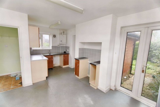 1 Bayley Crescent, Burnham, Slough, SL1 7EF 5