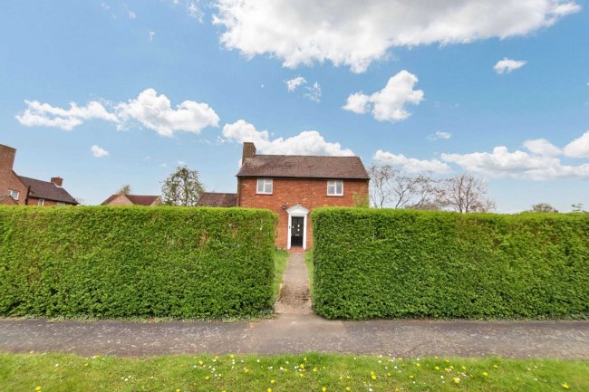 1 Bayley Crescent, Burnham, Slough, SL1 7EF 5