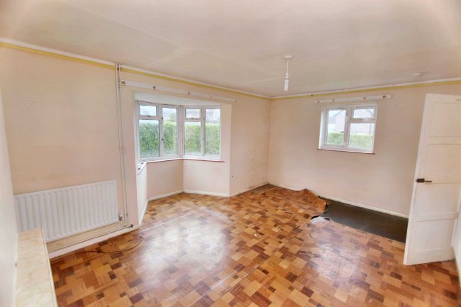 1 Bayley Crescent, Burnham, Slough, SL1 7EF 5