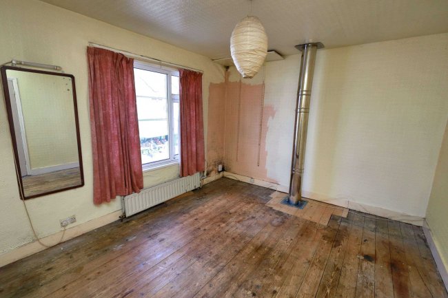 131 Whippendell Road, Watford, Hertfordshire, WD18 7NH 1