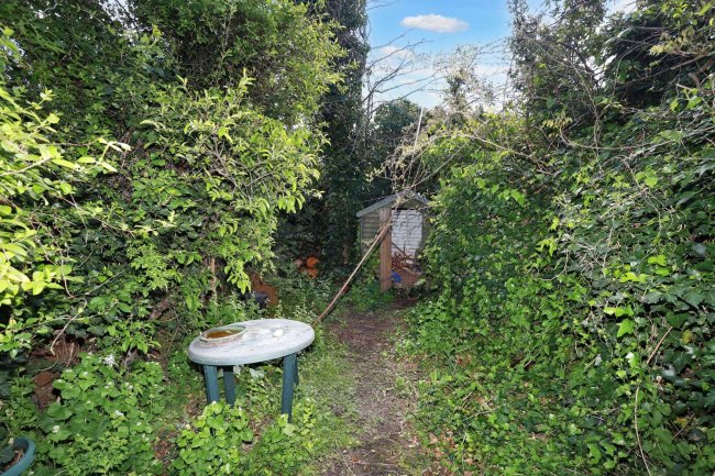 131 Whippendell Road, Watford, Hertfordshire, WD18 7NH 1