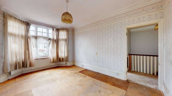 64 Oakfield Road, Southgate, London, N14 6LX 3