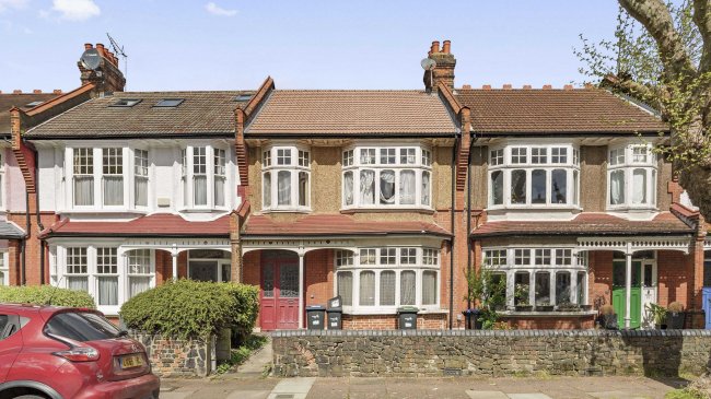 64 Oakfield Road, Southgate, London, N14 6LX 3