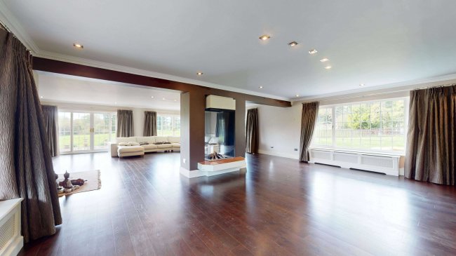 Little Acres, Foxes Lane, Brookmans Park, Hatfield, Hertfordshire, AL9 7BA 9