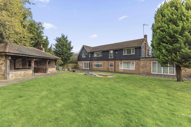 Little Acres, Foxes Lane, Brookmans Park, Hatfield, Hertfordshire, AL9 7BA 9