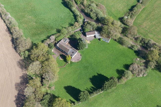 Little Acres, Foxes Lane, Brookmans Park, Hatfield, Hertfordshire, AL9 7BA 9