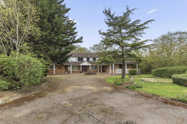 Little Acres, Foxes Lane, Brookmans Park, Hatfield, Hertfordshire, AL9 7BA 9