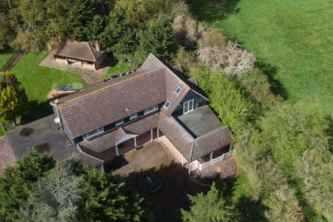 Little Acres, Foxes Lane, Brookmans Park, Hatfield, Hertfordshire, AL9 7BA 9