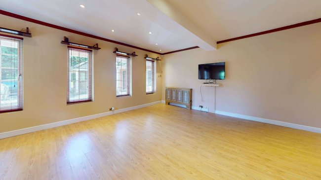 Little Acres, Foxes Lane, Brookmans Park, Hatfield, Hertfordshire, AL9 7BA 9