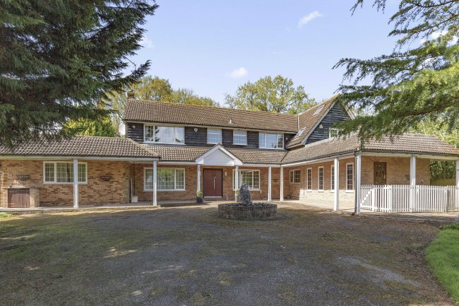 Little Acres, Foxes Lane, Brookmans Park, Hatfield, Hertfordshire, AL9 7BA 9