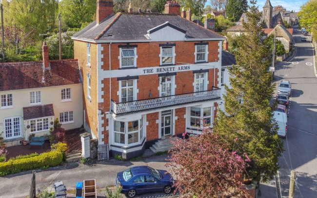 The Benett Arms, High Street, Tisbury, Salisbury SP3 6HD 4