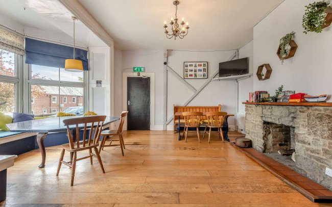 The Benett Arms, High Street, Tisbury, Salisbury SP3 6HD 4