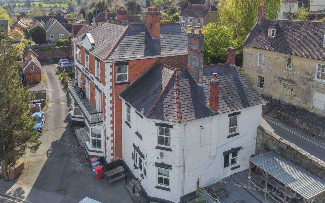 The Benett Arms, High Street, Tisbury, Salisbury SP3 6HD 4