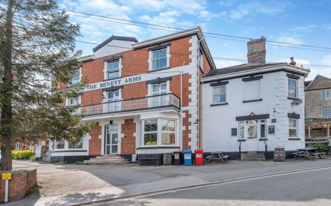 The Benett Arms, High Street, Tisbury, Salisbury SP3 6HD 4