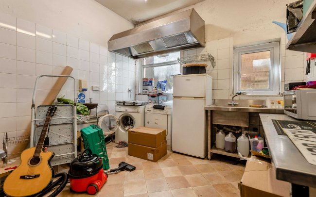 The Benett Arms, High Street, Tisbury, Salisbury SP3 6HD 4