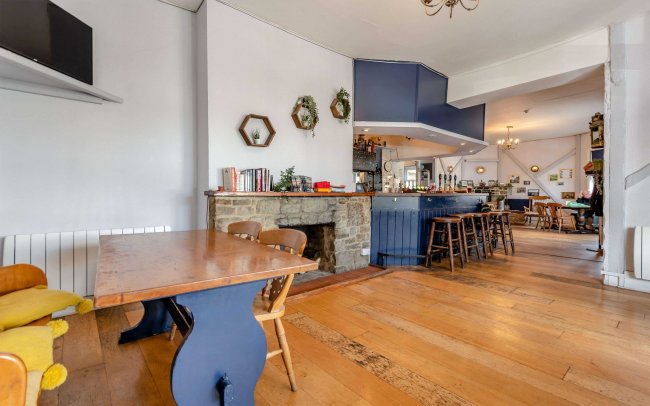 The Benett Arms, High Street, Tisbury, Salisbury SP3 6HD 4