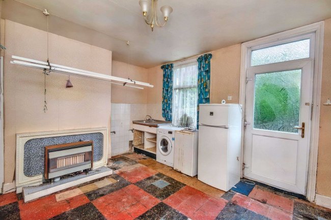 45 Towngate, Barnsley, South Yorkshire, S75 6AS 9