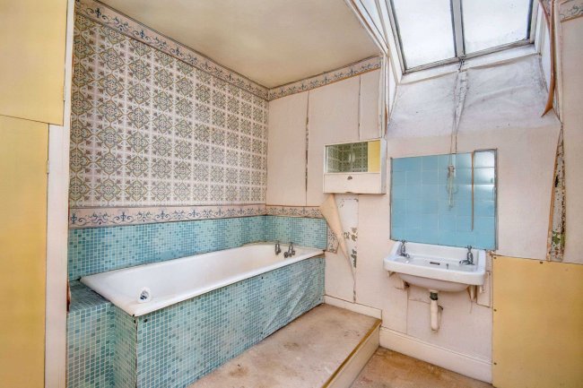 45 Towngate, Barnsley, South Yorkshire, S75 6AS 9