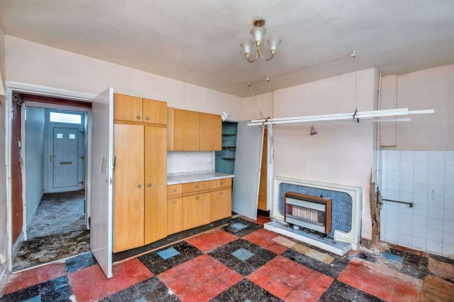 45 Towngate, Barnsley, South Yorkshire, S75 6AS 9