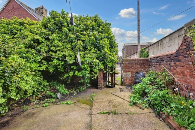 45 Towngate, Barnsley, South Yorkshire, S75 6AS 9