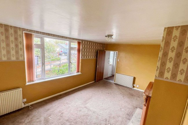 37 Shakespeare Avenue, Gloucester, GL2 5AL 3