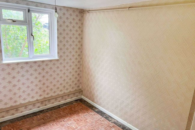 37 Shakespeare Avenue, Gloucester, GL2 5AL 3