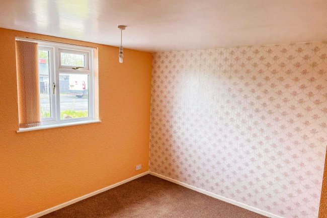 37 Shakespeare Avenue, Gloucester, GL2 5AL 3