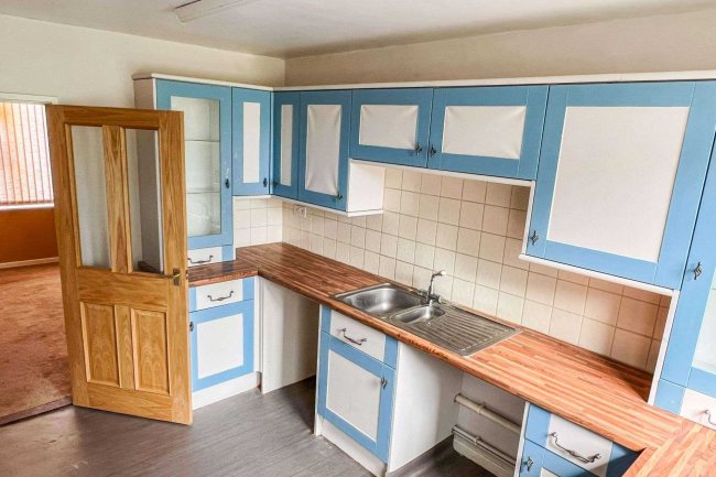 37 Shakespeare Avenue, Gloucester, GL2 5AL 3