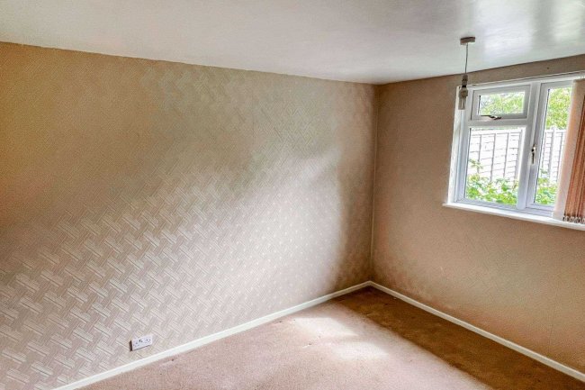 37 Shakespeare Avenue, Gloucester, GL2 5AL 3