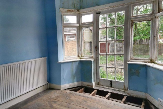 32 Alderwick Drive, Hounslow TW3 1SF 4