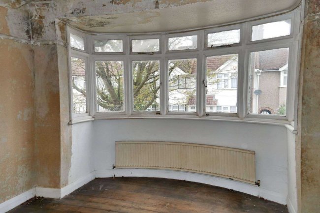 32 Alderwick Drive, Hounslow TW3 1SF 4