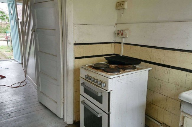 32 Alderwick Drive, Hounslow TW3 1SF 4