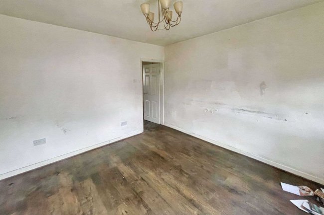 45 Caradoc Road, Prestatyn, LL19 7PG 2