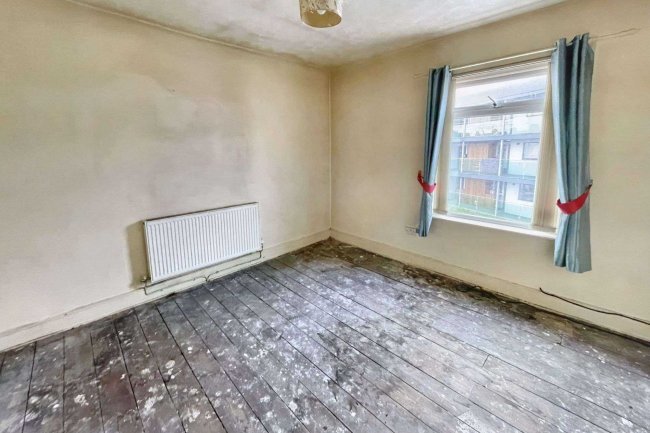 45 Caradoc Road, Prestatyn, LL19 7PG 2