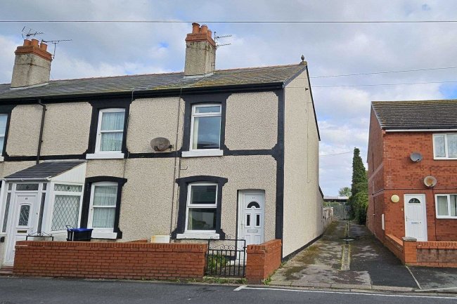 45 Caradoc Road, Prestatyn, LL19 7PG 2